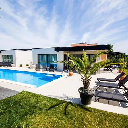 Luxury Giardino Lozenetz لوزينيتس