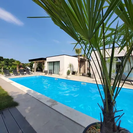 Luxury Giardino Lozenetz 别墅