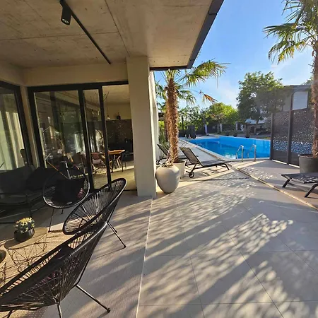 Luxury Giardino Lozenetz لوزينيتس